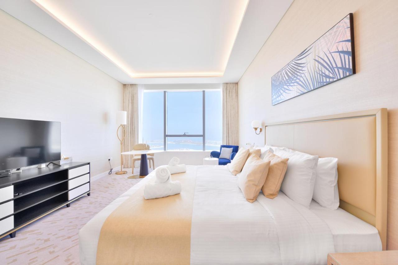 Ultra Luxury Palm Tower With Shared Hotel Facilities Дубай Экстерьер фото