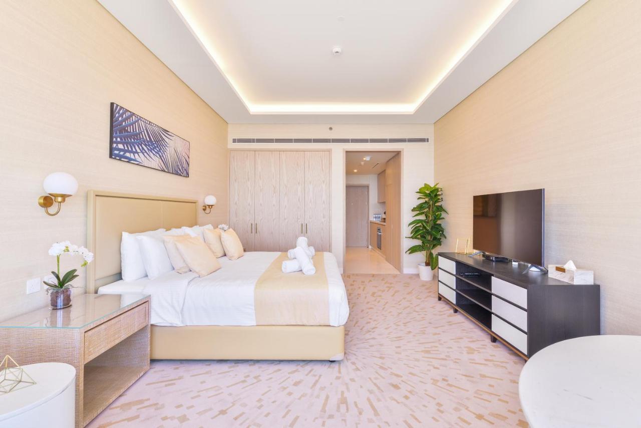 Ultra Luxury Palm Tower With Shared Hotel Facilities Дубай Экстерьер фото