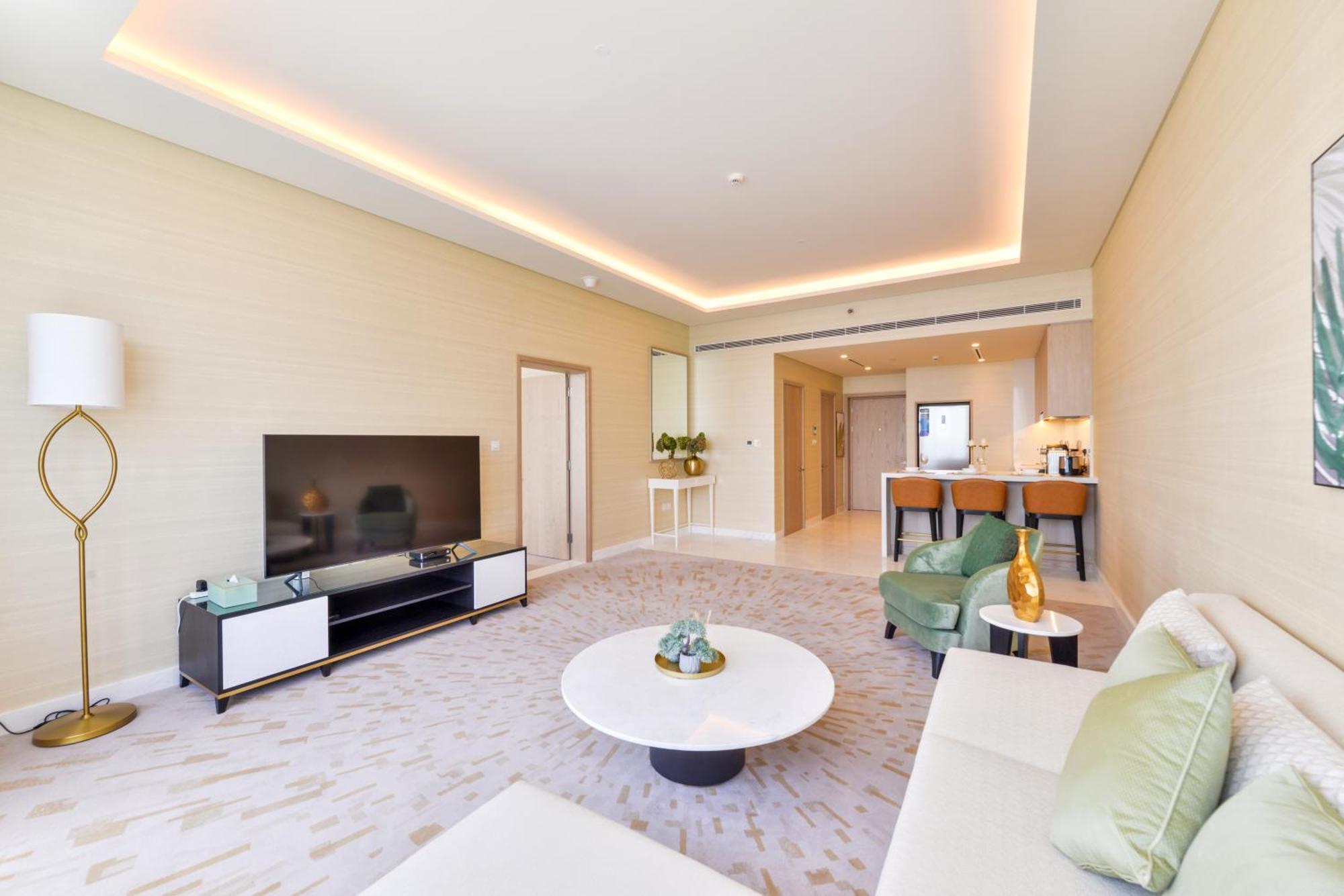 Ultra Luxury Palm Tower With Shared Hotel Facilities Дубай Экстерьер фото
