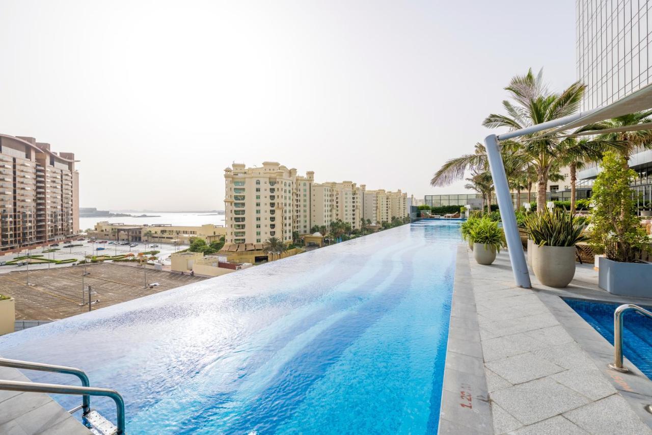 Ultra Luxury Palm Tower With Shared Hotel Facilities Дубай Экстерьер фото