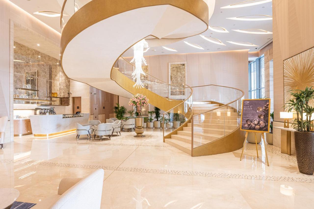 Ultra Luxury Palm Tower With Shared Hotel Facilities Дубай Экстерьер фото
