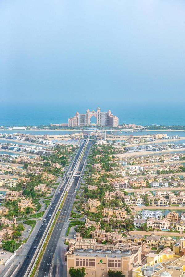 Ultra Luxury Palm Tower With Shared Hotel Facilities Дубай Экстерьер фото
